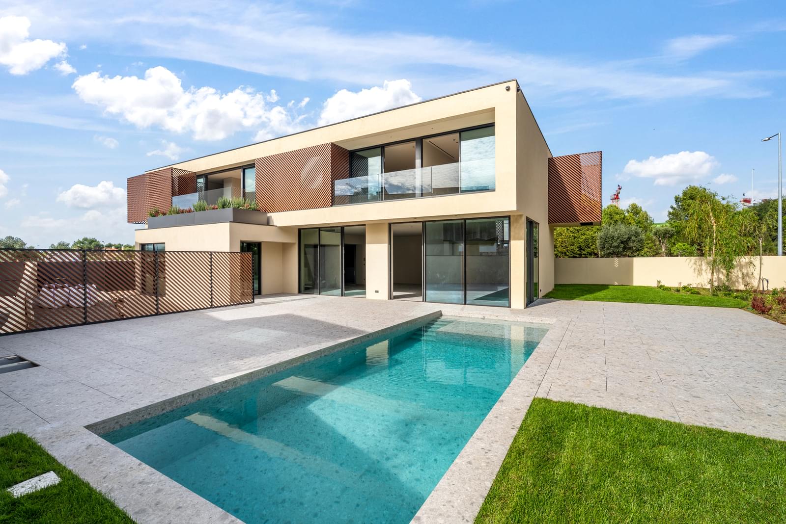 Luxury Villa in Birre – High-End Finishes