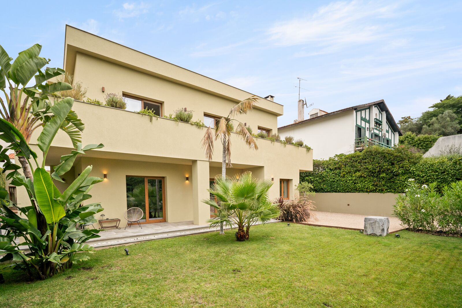 Villa in Estoril center