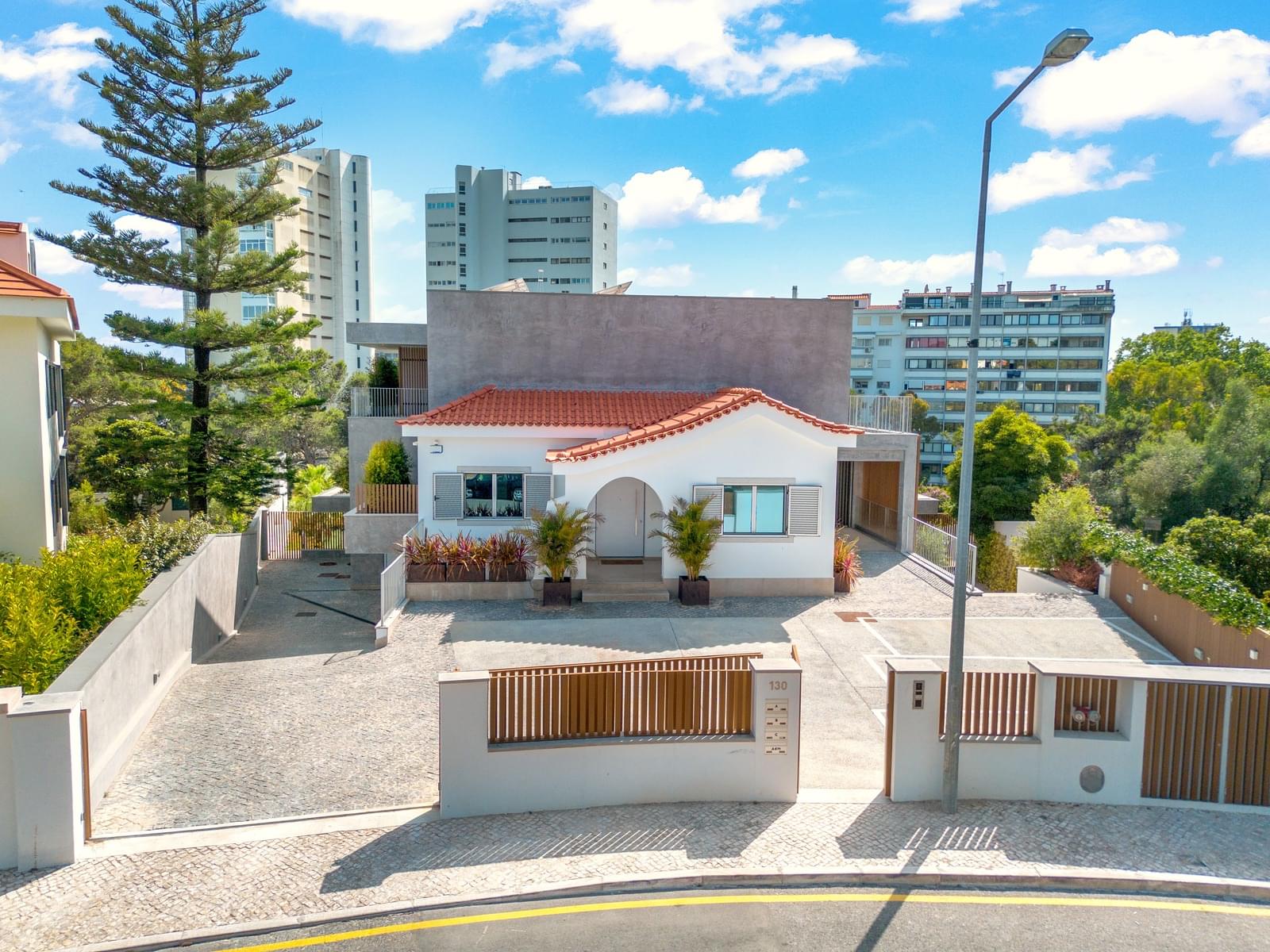 4 Bedroom House with swimming pool, Cascais