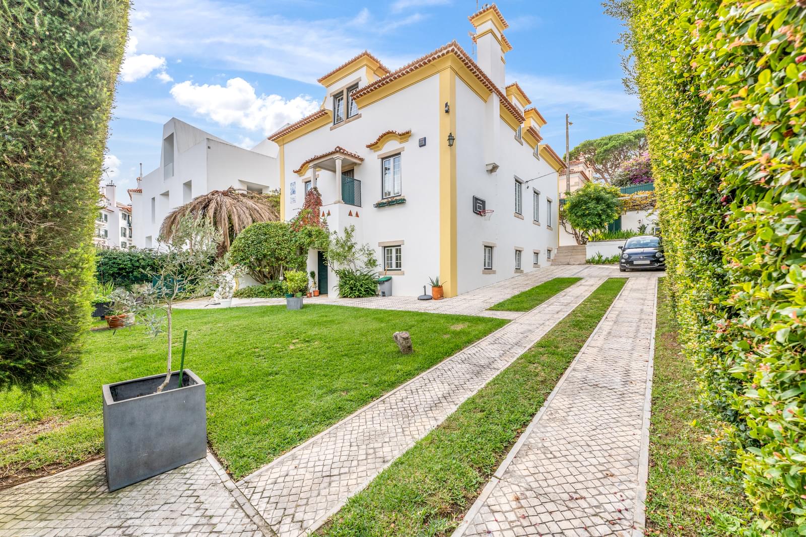 5 Bedroom House with garden, Monte Estoril, Cascais