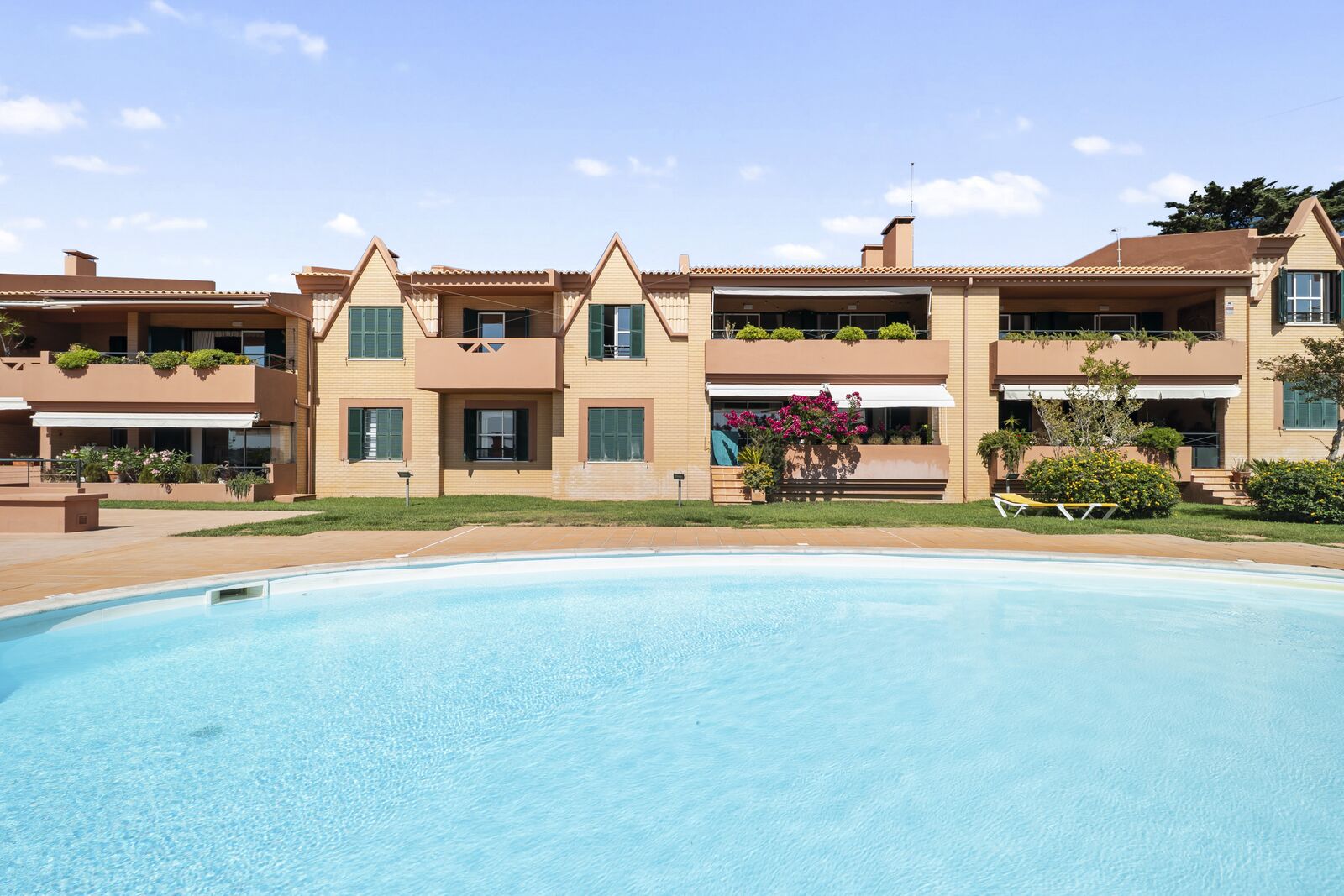 4 Bedroom Apartment with a view, Monte Estoril, Cascais