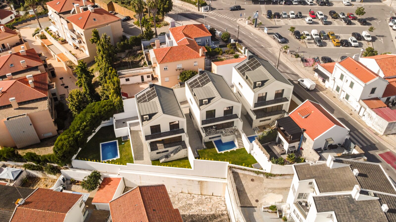4 Bedroom House with parking, Amoreira (Estoril), Cascais